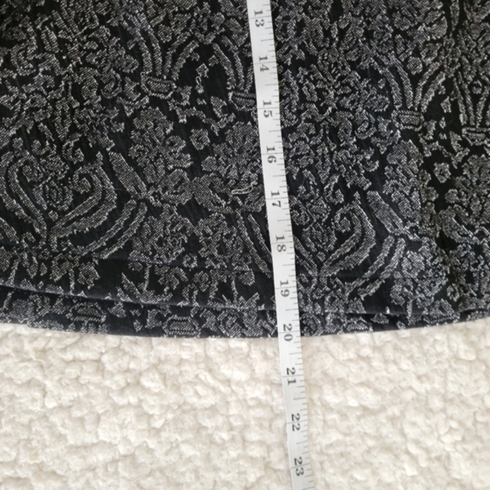 Torrid Metallic Design Knit Skater Mini Skirt size 2 - Picture 9 of 12